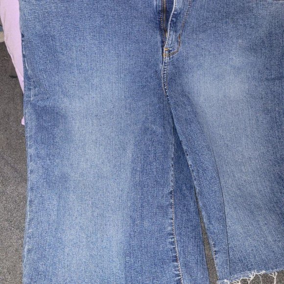 ANA size 14 womens denim bermuda stretch shorts - Picture 2 of 3